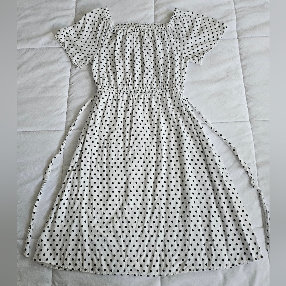Elegant Black and White Polka Dot Strapless Dress